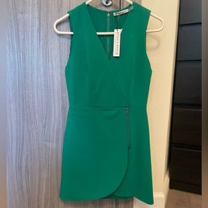 Alice + Olivia Green dress (size small/4)